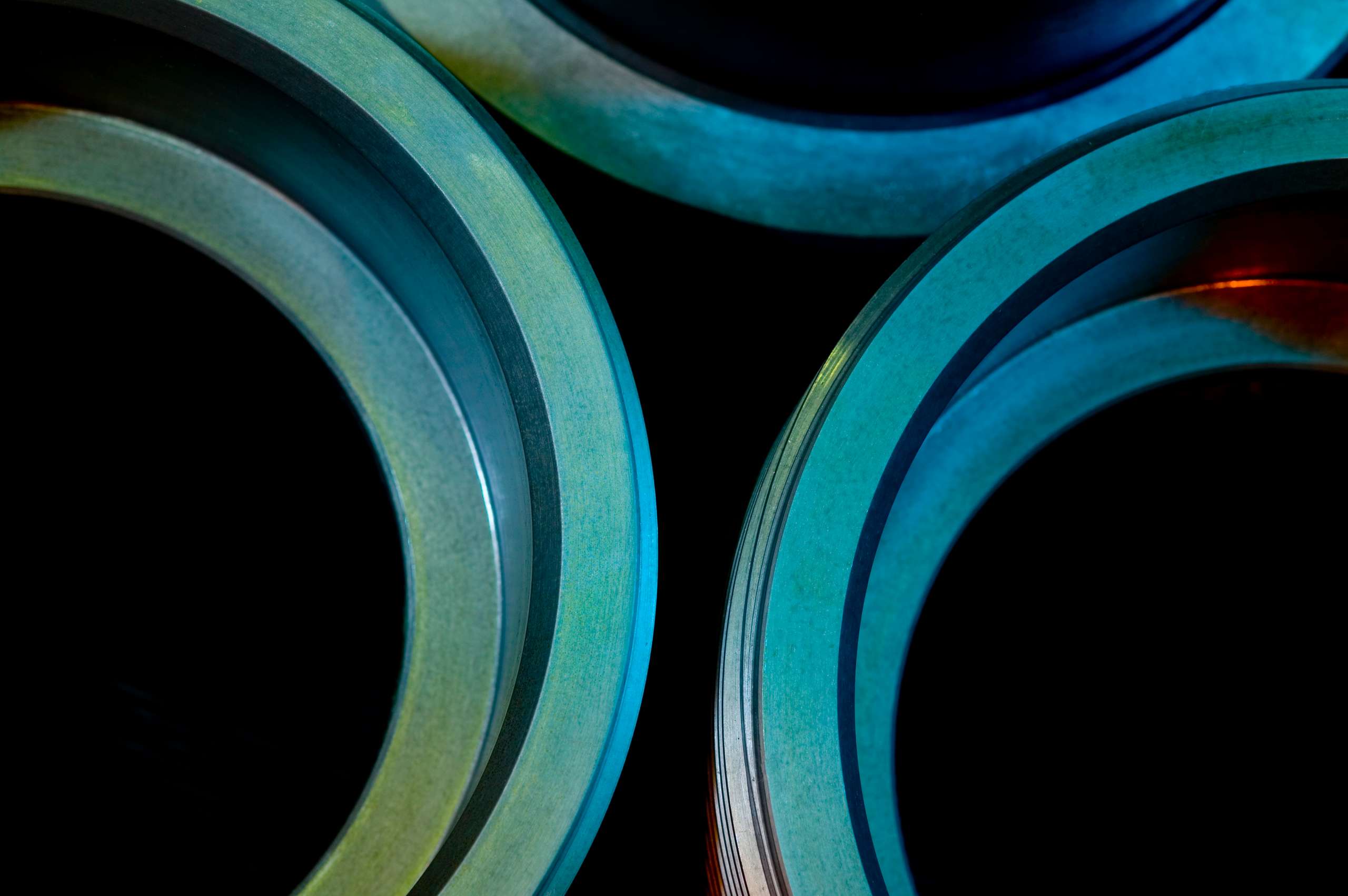 Circular metal tubes