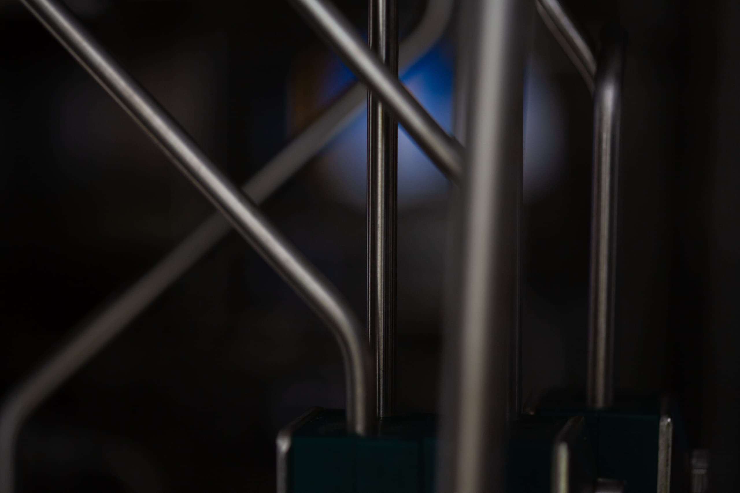 Overlapping thin hydraulic pipes